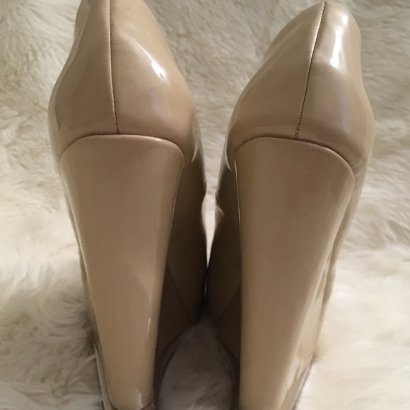 L.A.M.B. Patent Leather Nude Wedges - Picture 4 of 6